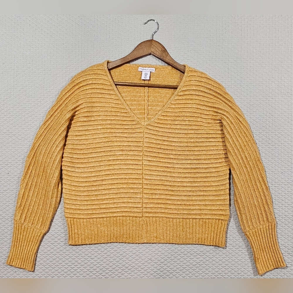 Sincerely Jules‎ Golden Yellow V-Neck Rib Knit Sweater Size M